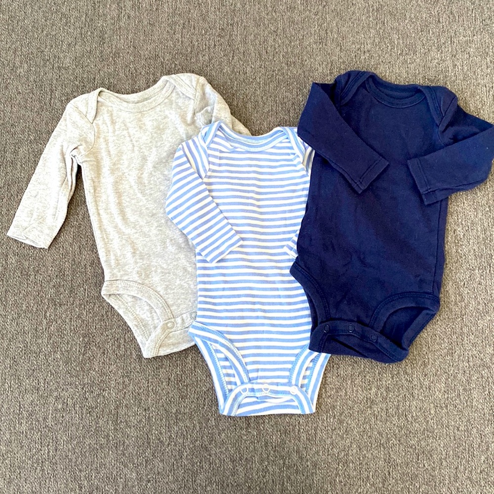 EUC carters long sleeve onesie bundle